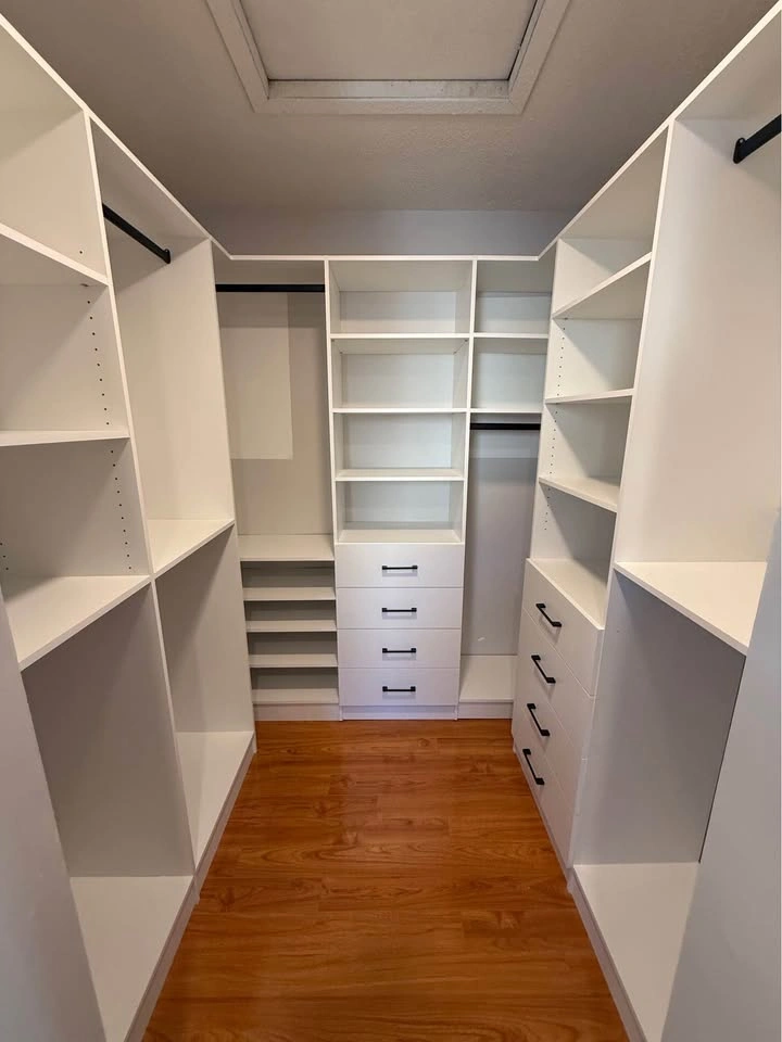 Custom Walk-In Closets & Organizers | Free Estimate - photo 4