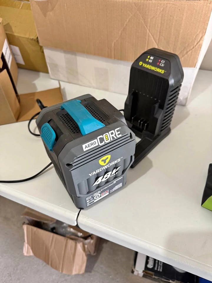 Yardworks AERO core 48V Battery and Charger