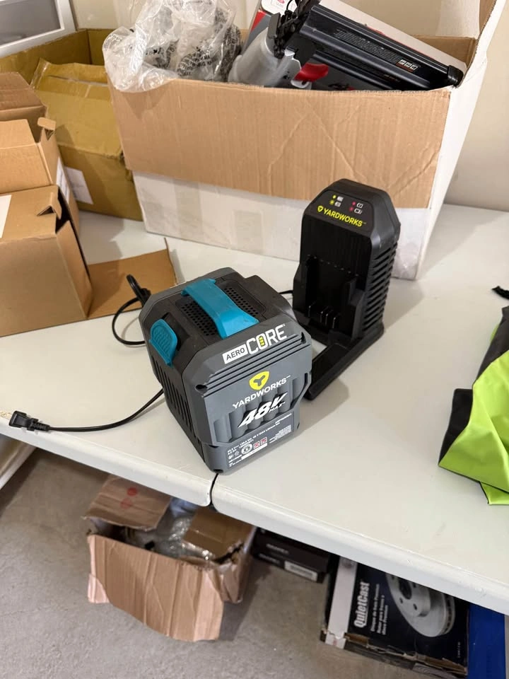 Yardworks AERO core 48V Battery and Charger - photo 2