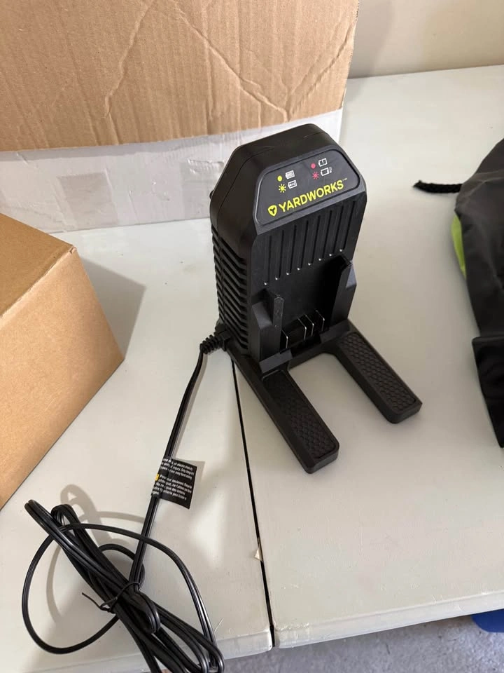 Yardworks AERO core 48V Battery and Charger - photo 3