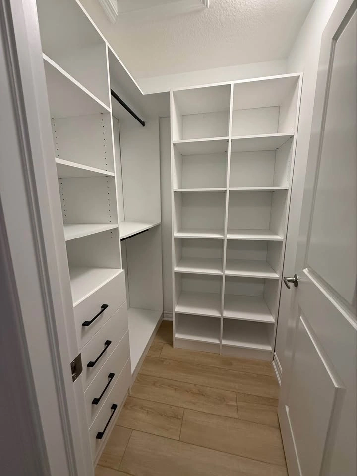 Reach-In Closet Organizers & Custom Closets | GTA - photo 2