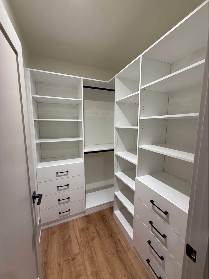 Reach-In Closet Organizers & Custom Closets | GTA - photo 3