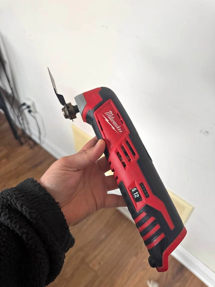 Milwaukee M12 Cordless Oscillating Multi-Tool (Tool-Only)