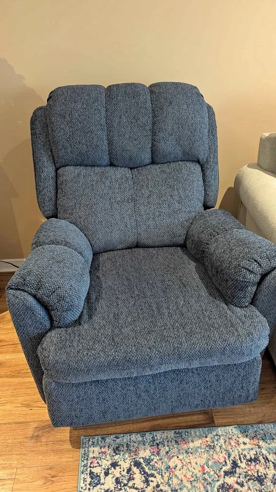 Power Recliner - Almost New