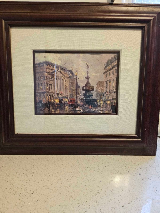Framed Piccadilly Circus Print