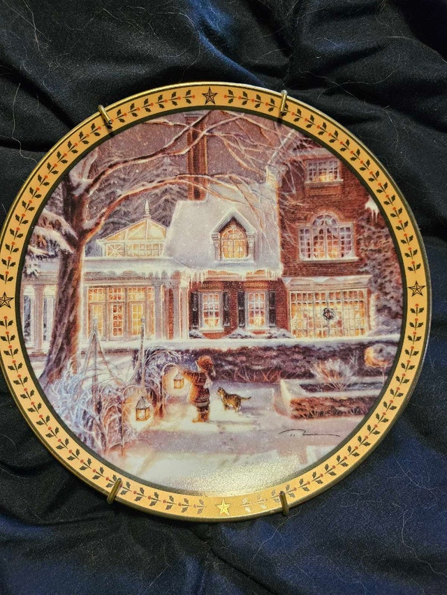 Trisha Romance Plate - All is Calm