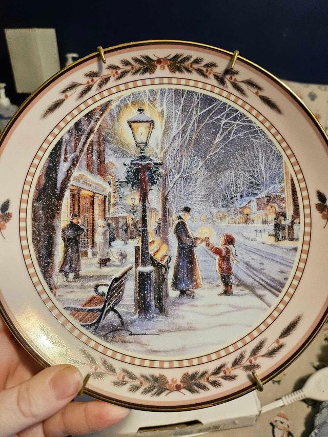 Trisha Romance Collector Plate "Candlelight Stroll"