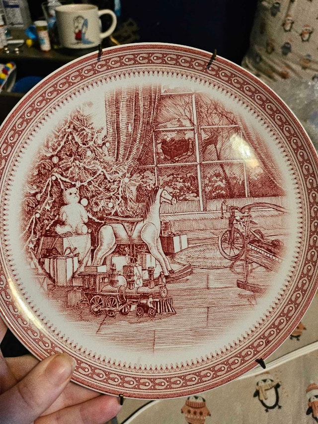 Spode Saint Nick Plate