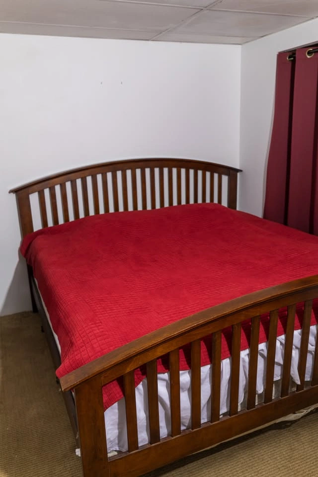 Cherry Mission Style King Bedroom Set - photo 2