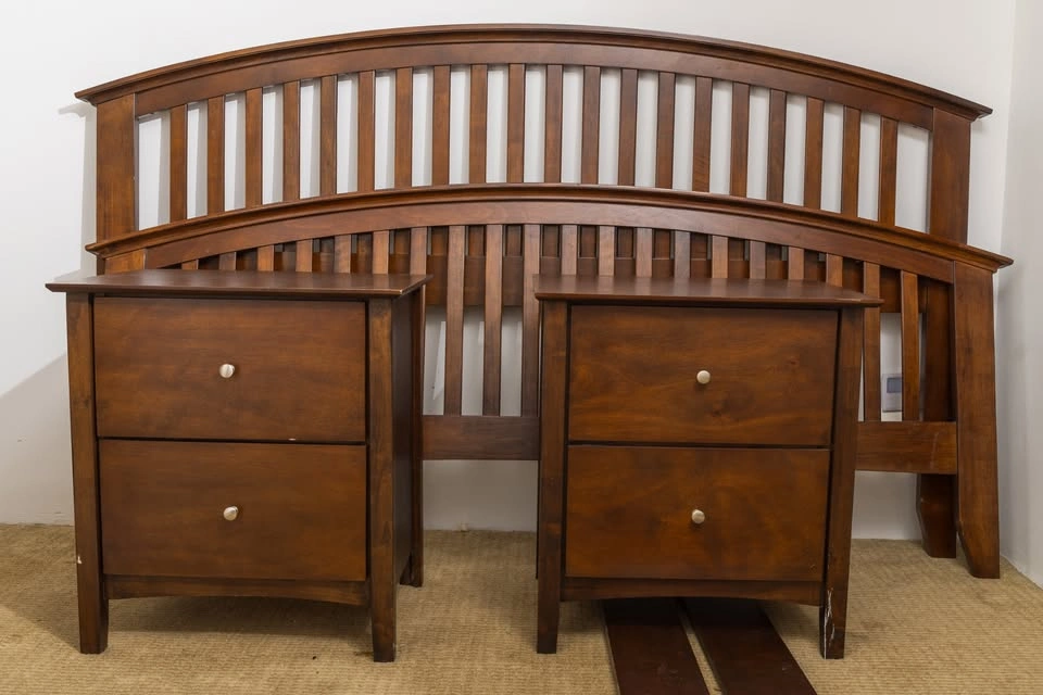 Cherry Mission Style King Bedroom Set - photo 3