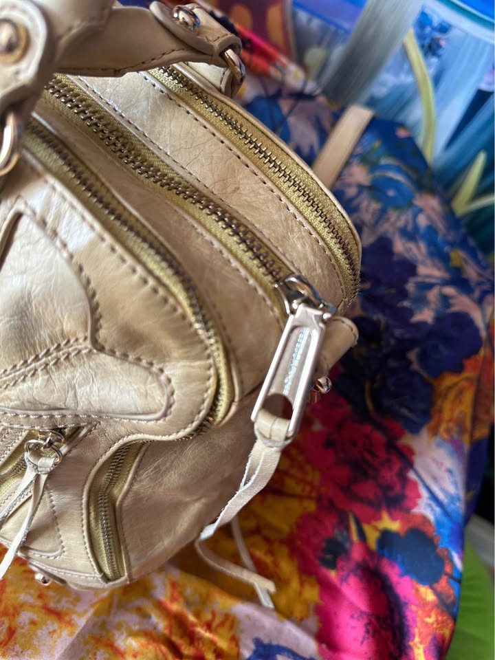 Designer Leather Satchel Tote | Beige | Multi-Pocket - photo 3