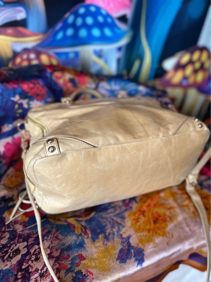 Designer Leather Satchel Tote | Beige | Multi-Pocket - photo 5