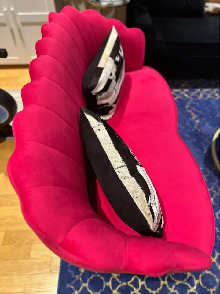 Modern Velvet Loveseat Sofa – Hot Pink – Excellent Cond. image indicator(6)