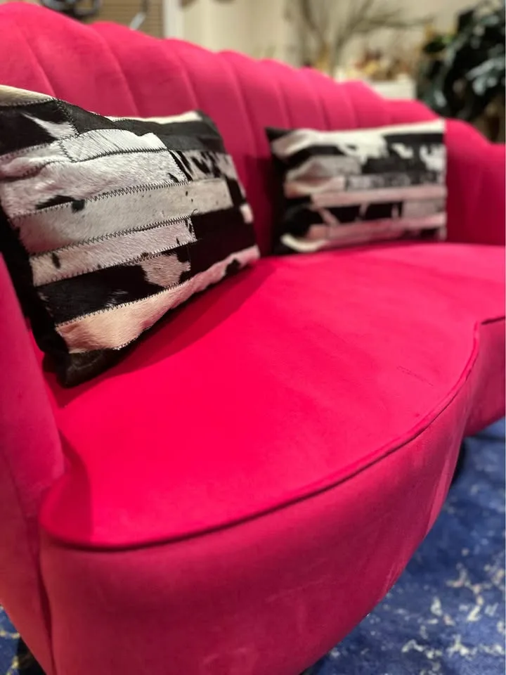 Modern Velvet Loveseat Sofa – Hot Pink – Excellent Cond. image indicator(8)