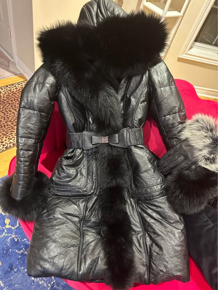 Elegant Winter Coat - Faux Fur Trim, Real Leather - photo 2