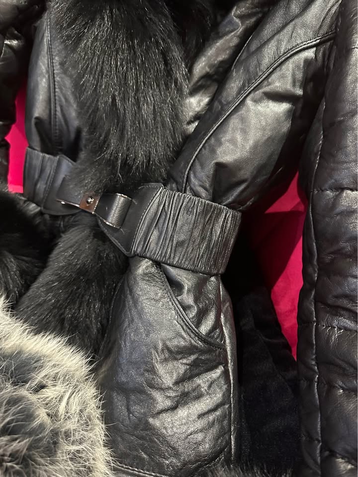 Elegant Winter Coat - Faux Fur Trim, Real Leather - photo 5