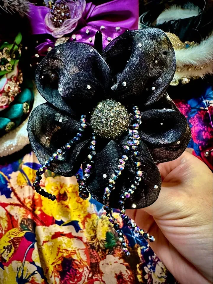 Glam Hair Claws – Instant Style, Effortless Volume! image indicator(4)