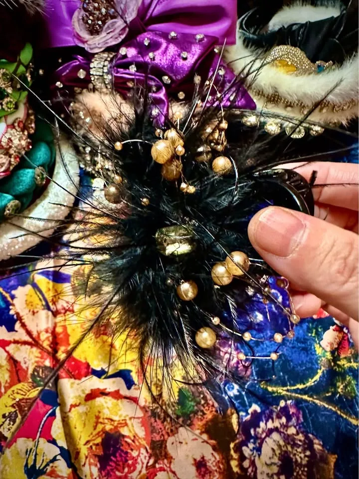 Glam Hair Claws – Instant Style, Effortless Volume! image indicator(8)