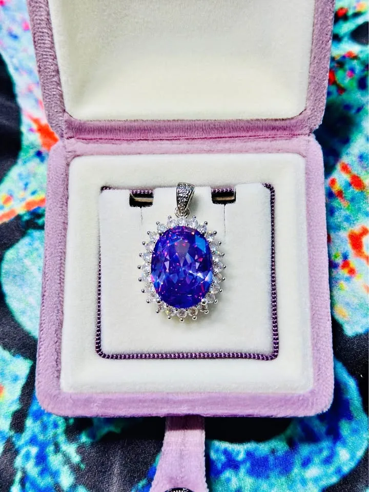 Elegant Natural Amethyst Pendant thumbnail