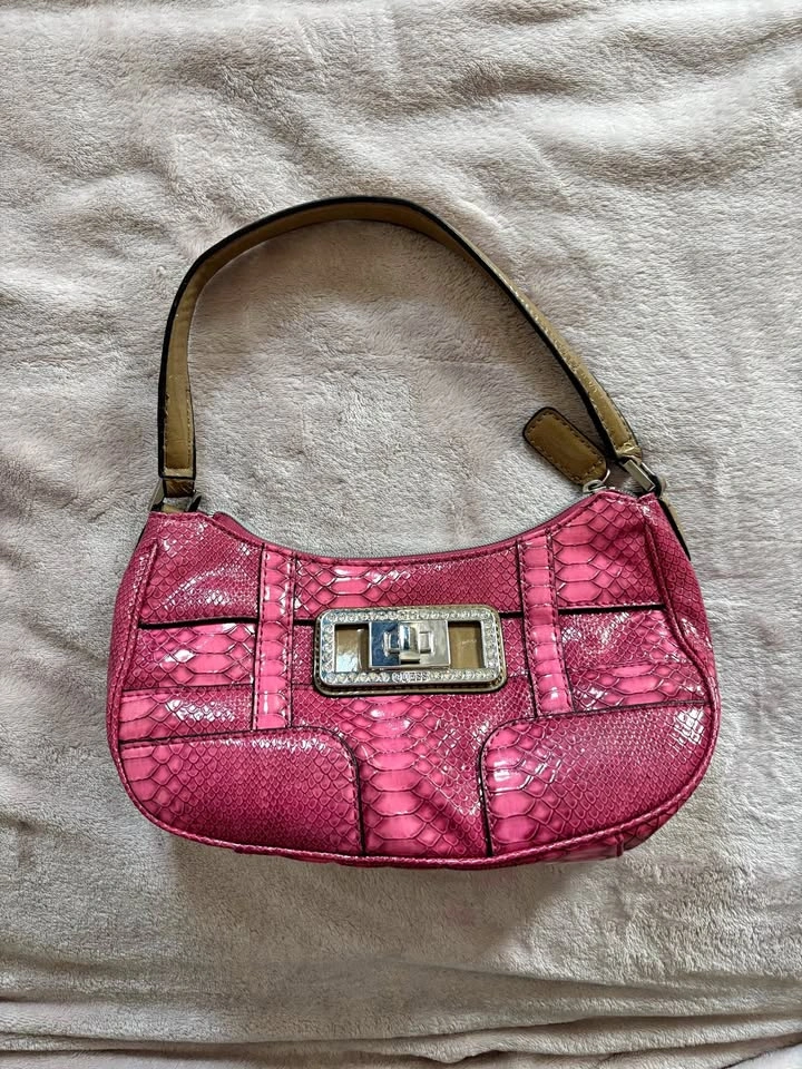 GUESS VINTAGE PURSE