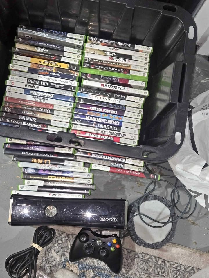 Xbox 360 Slim Console with Games & Controller