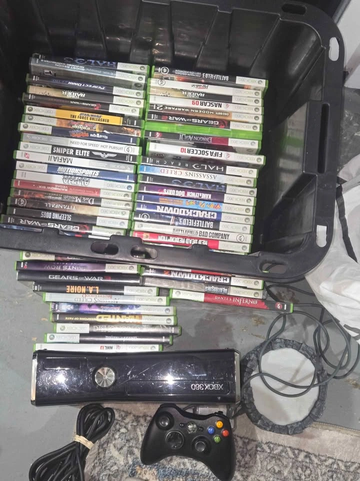Xbox 360 Slim Console with Games & Controller - photo 2