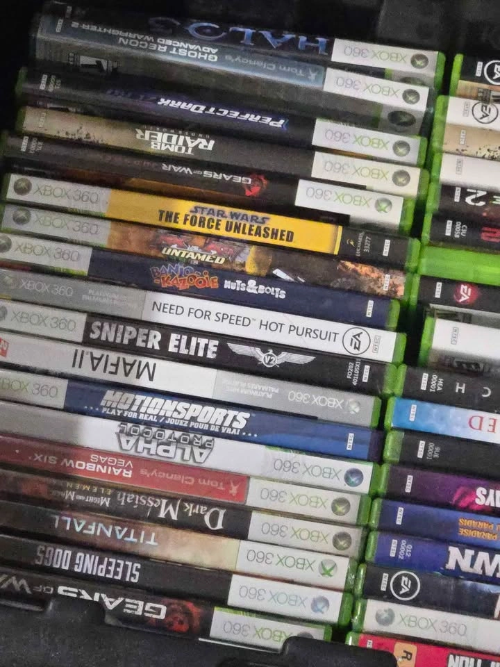 Xbox 360 Slim Console with Games & Controller - photo 3