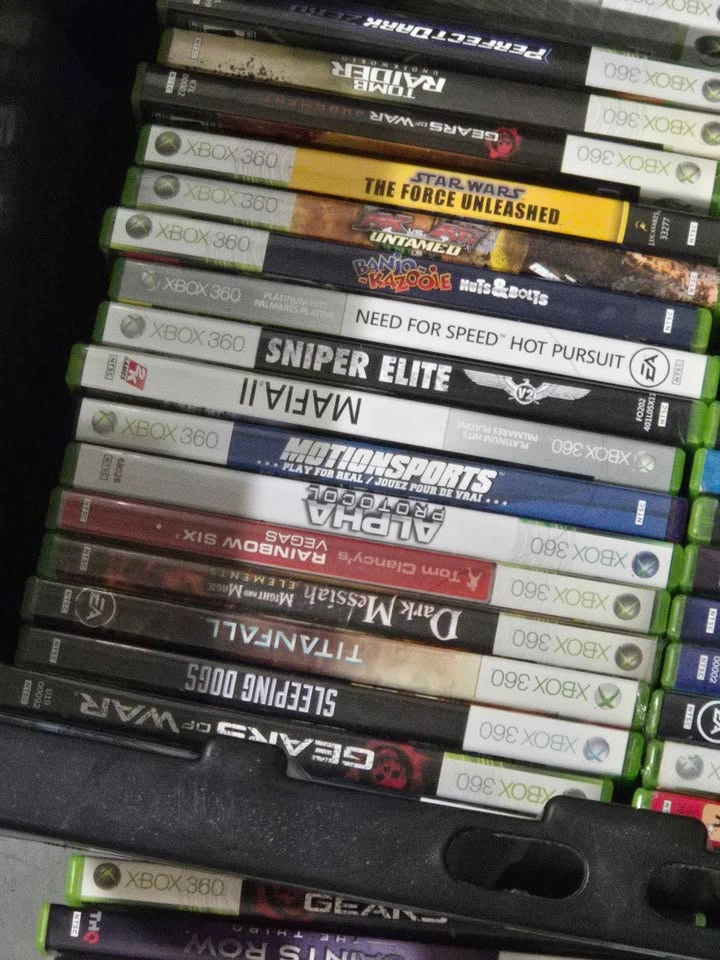 Xbox 360 Slim Console with Games & Controller - photo 4