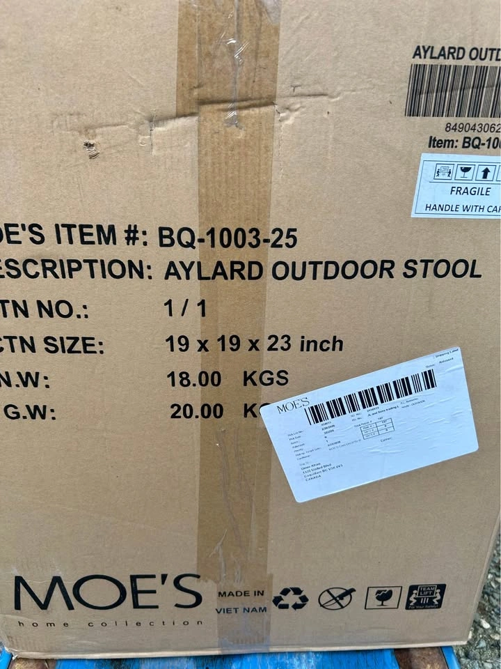 Moe's Furniture Alyard outdoor concrete stool / side table BNIB. - photo 3