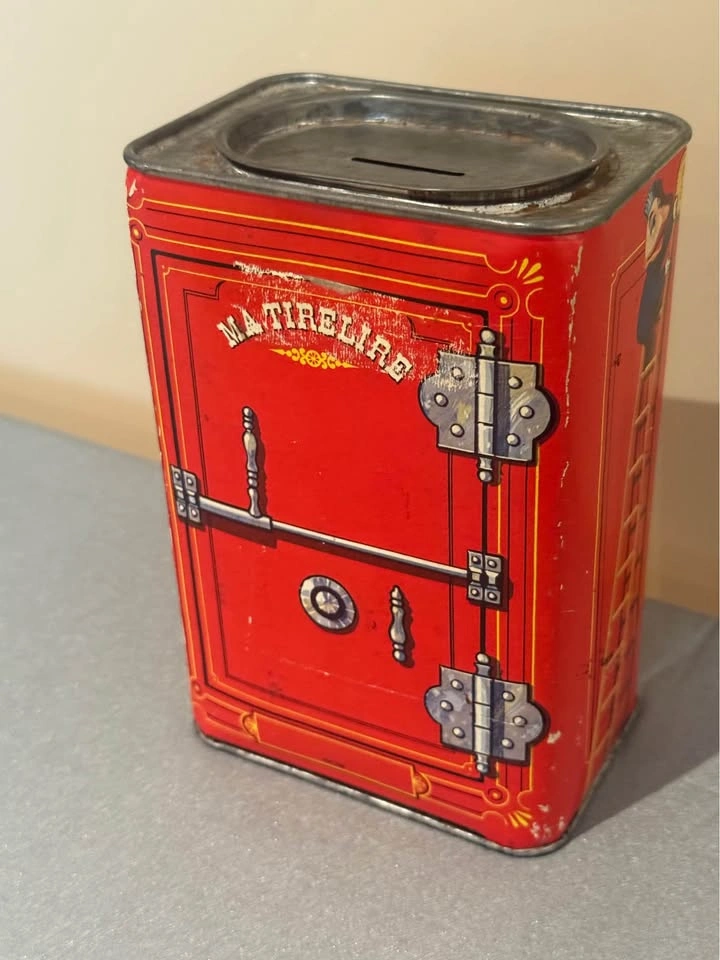 Vintage Nestle Quik Tin Promotional Coin Bank - photo 3