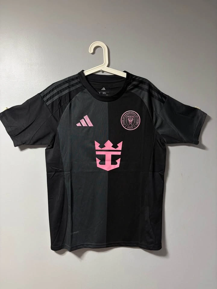 Flash Sale – Soccer Jerseys (Messi, Ronaldo, Barcelona, PSG) - photo 4