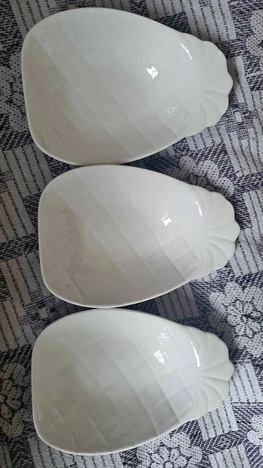 Ceramic bowls