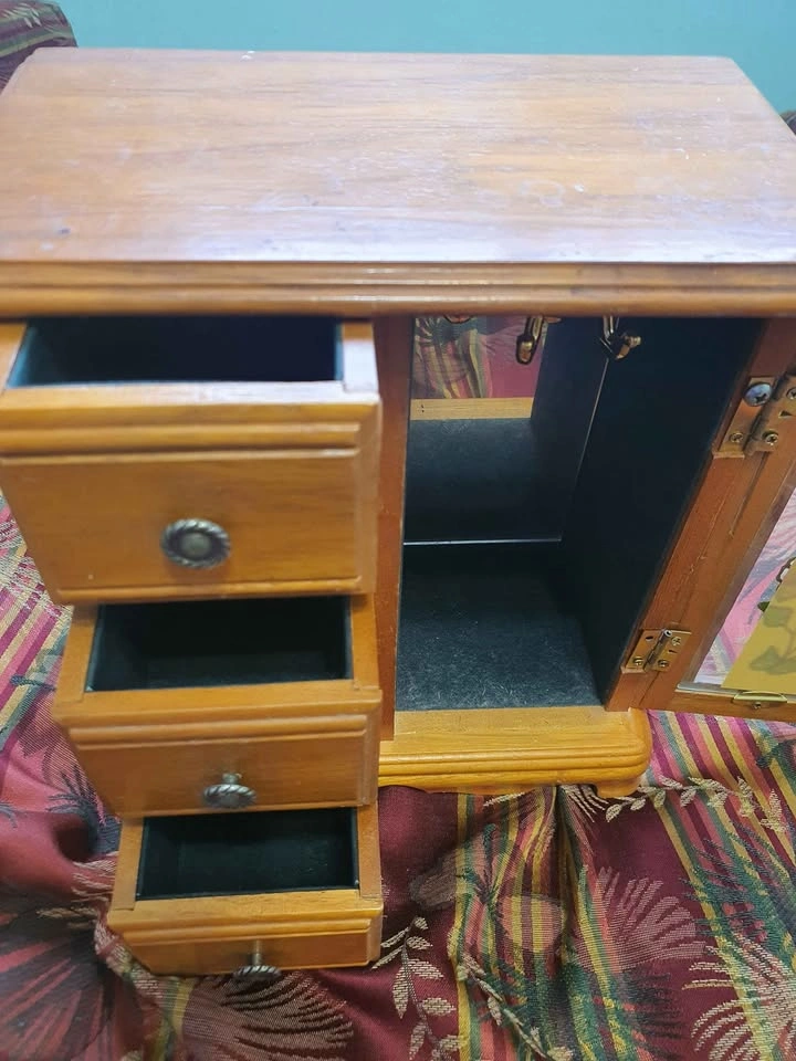 Vintage jewelry storage - photo 3