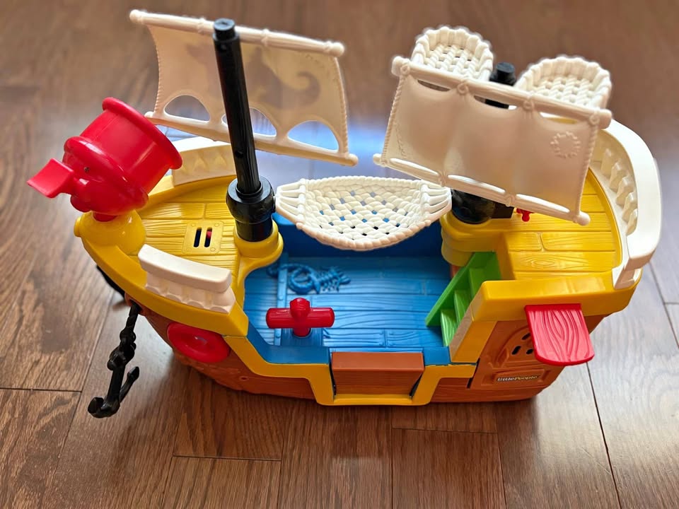 Fisher price little people pirate ship with music and sounds
