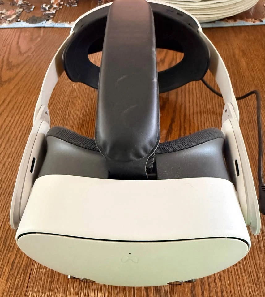 Meta Quest 3S VR Headset - photo 2