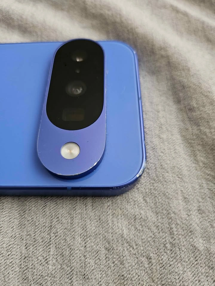 ONE DAY ONLY - Used Google Pixel 10: $450 - photo 2
