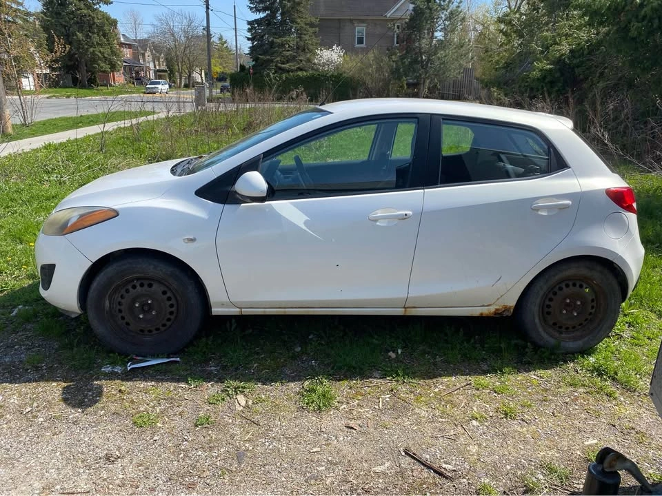 Mazda 2 - photo 4