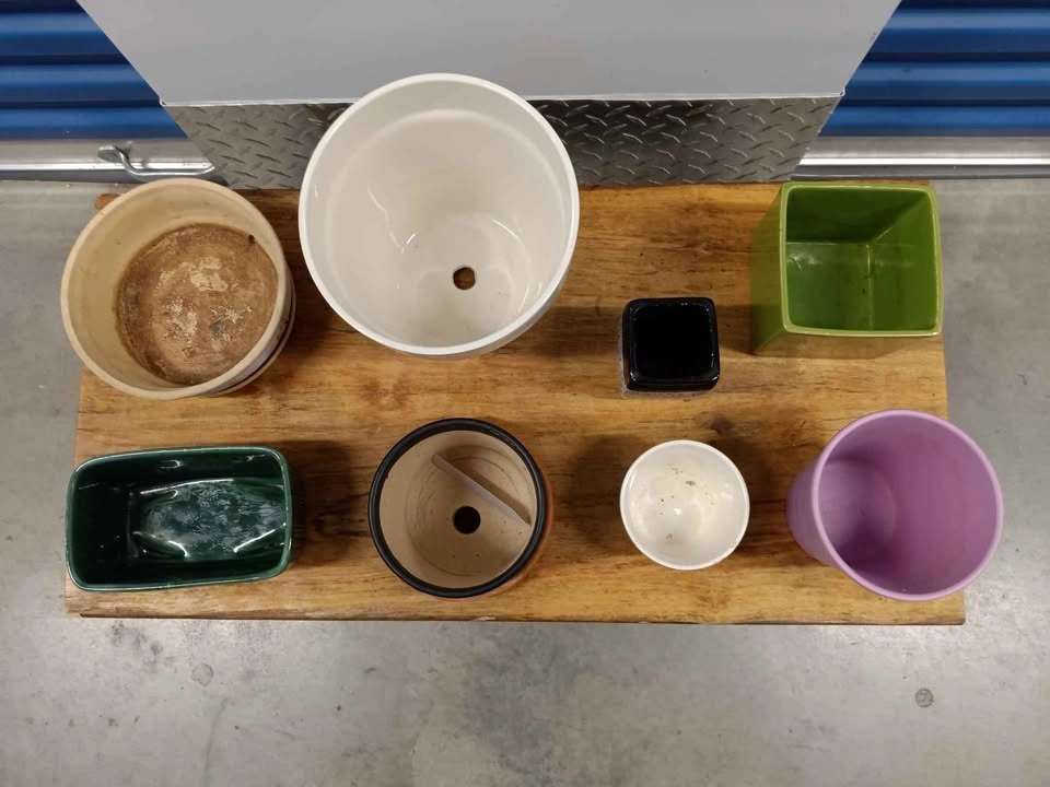 Assorted plant pots and stand bundle - photo 4