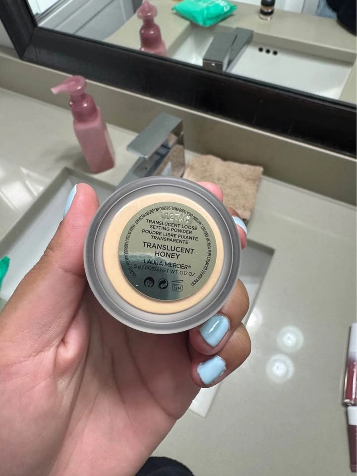 Laura Mercier Powder - photo 2