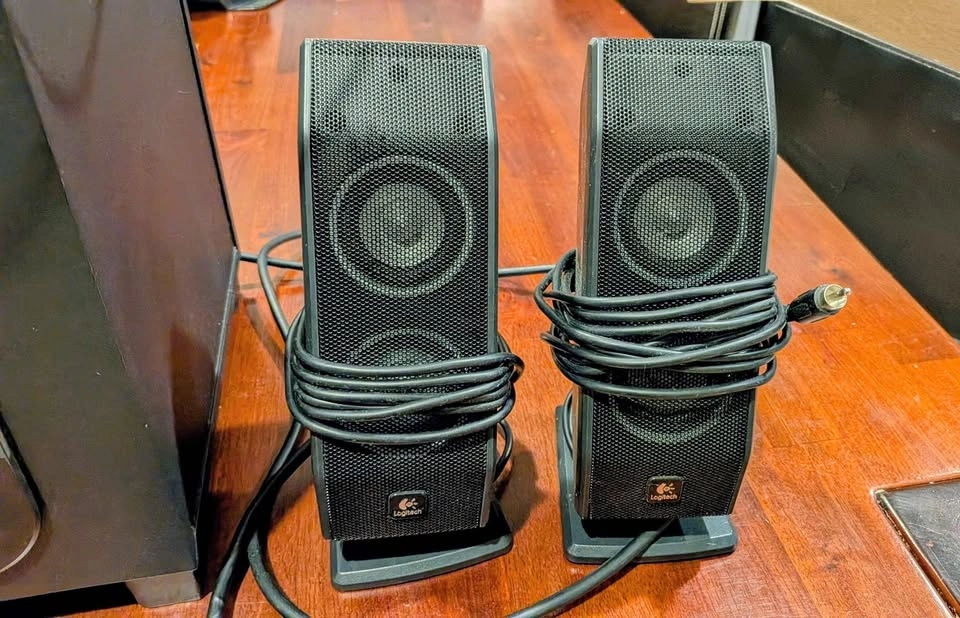 Logitech X-540 5.1 Surround Sound System - Works with Phone/Lapt - photo 3