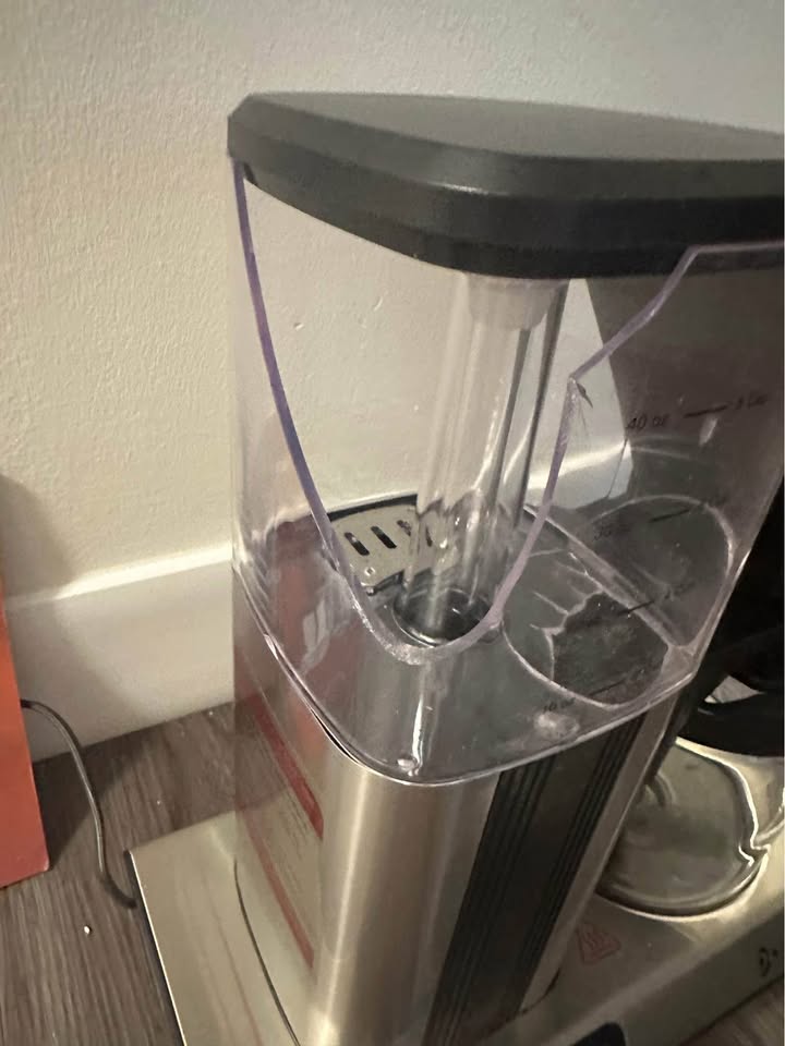 Homtone Coffee Maker – Works Great (Needs Water Tank) - photo 2