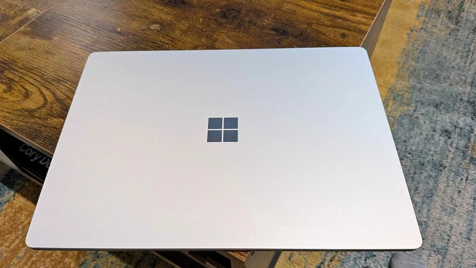 Microsoft Surface Laptop 2 - 13.5" Touchscreen - Windows 11