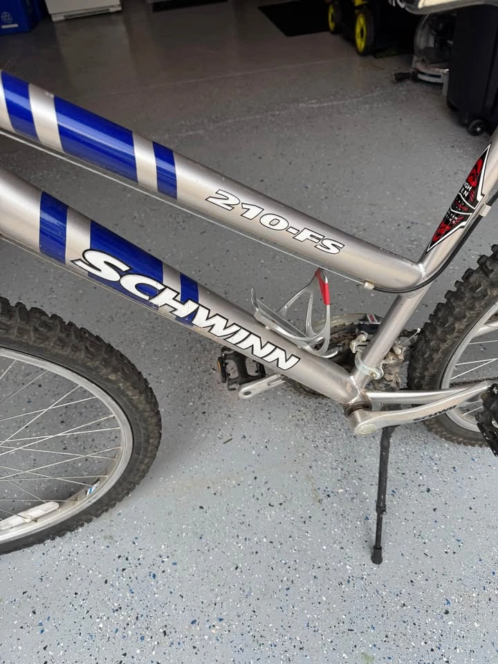 Schwinn 210-FS Mountain Bike - photo 3