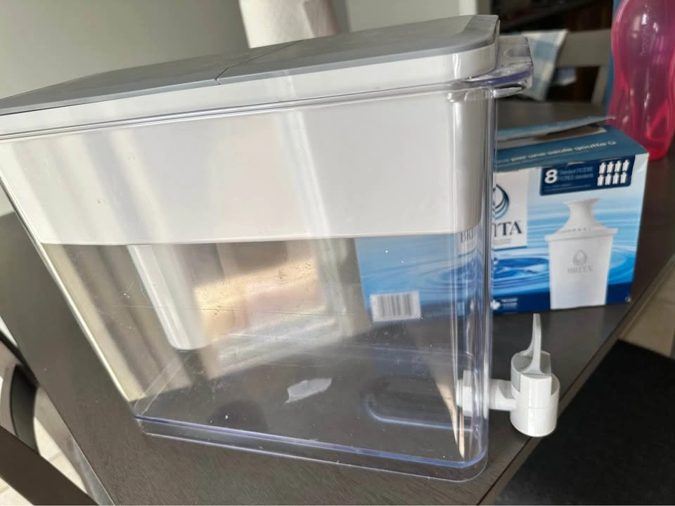 Brita Water Filter Dispenser + 5 Filters - photo 2