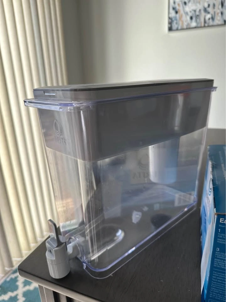 Brita Water Filter Dispenser + 5 Filters - photo 4