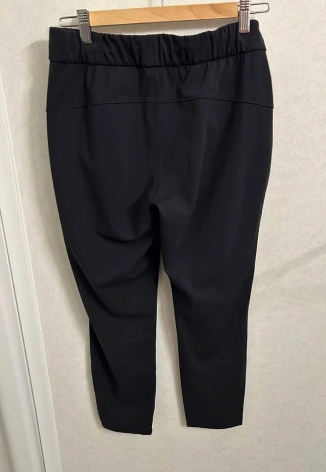 Lululemon On the Fly Pant Size 6 Black Luxtreme 27" inseam - photo 3