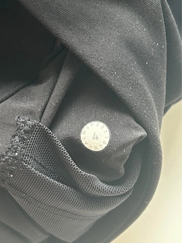 Lululemon On the Fly Pant Size 4 - Luxtreme 27" inseam - photo 4