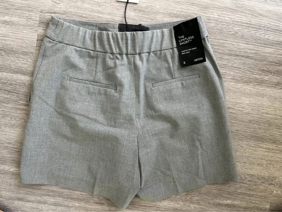 Aritzia The Limitless Short - Size 6 (Ressential Light) - photo 2