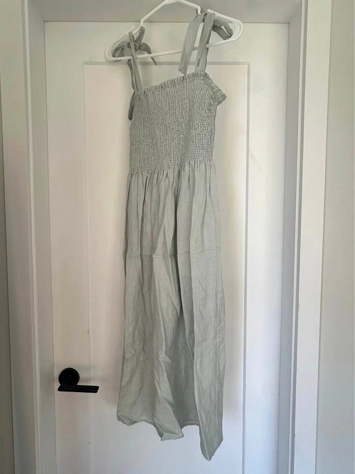 Wilfred Aritzia Golden Hour Linen Smocked Dress Cool Iced Mint S