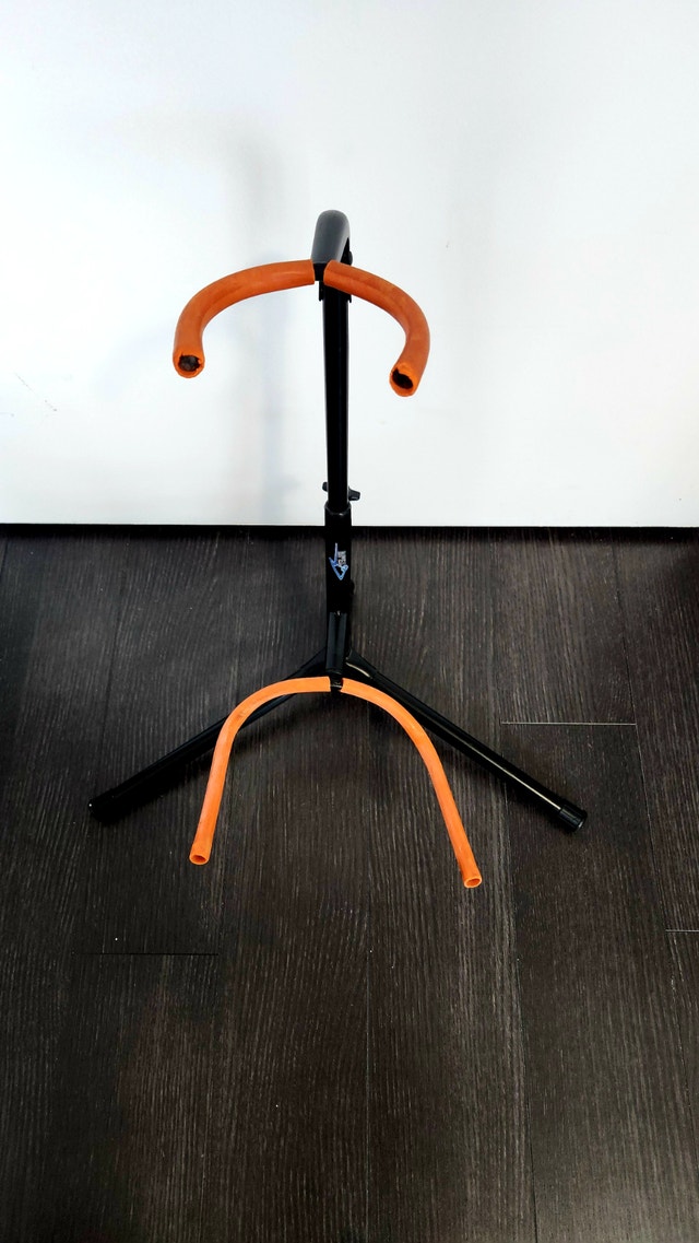 Apex Guitar Stand / Holder – Good Condition
